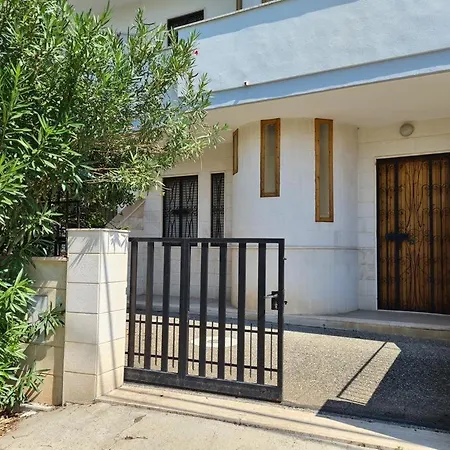 בית נופש Casetta A Sud Est *